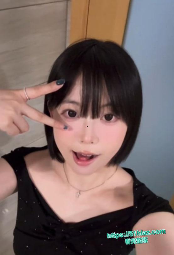 湖南大学陈凡雨厕所露出play 深喉口交男友直接无套后入射到子宫 妹子高潮尖叫回荡厕所