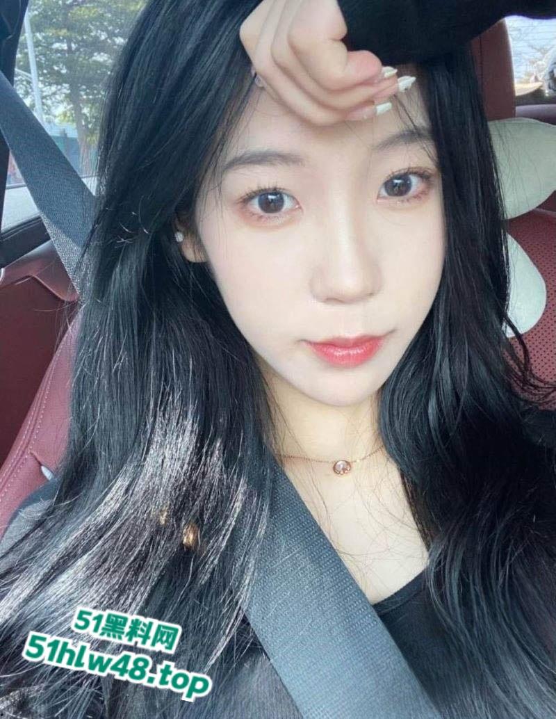 柳州生态环境监测学院【罗彩慧】夹着炮友精液去和男友约会，分手后遭曝光母狗行为。