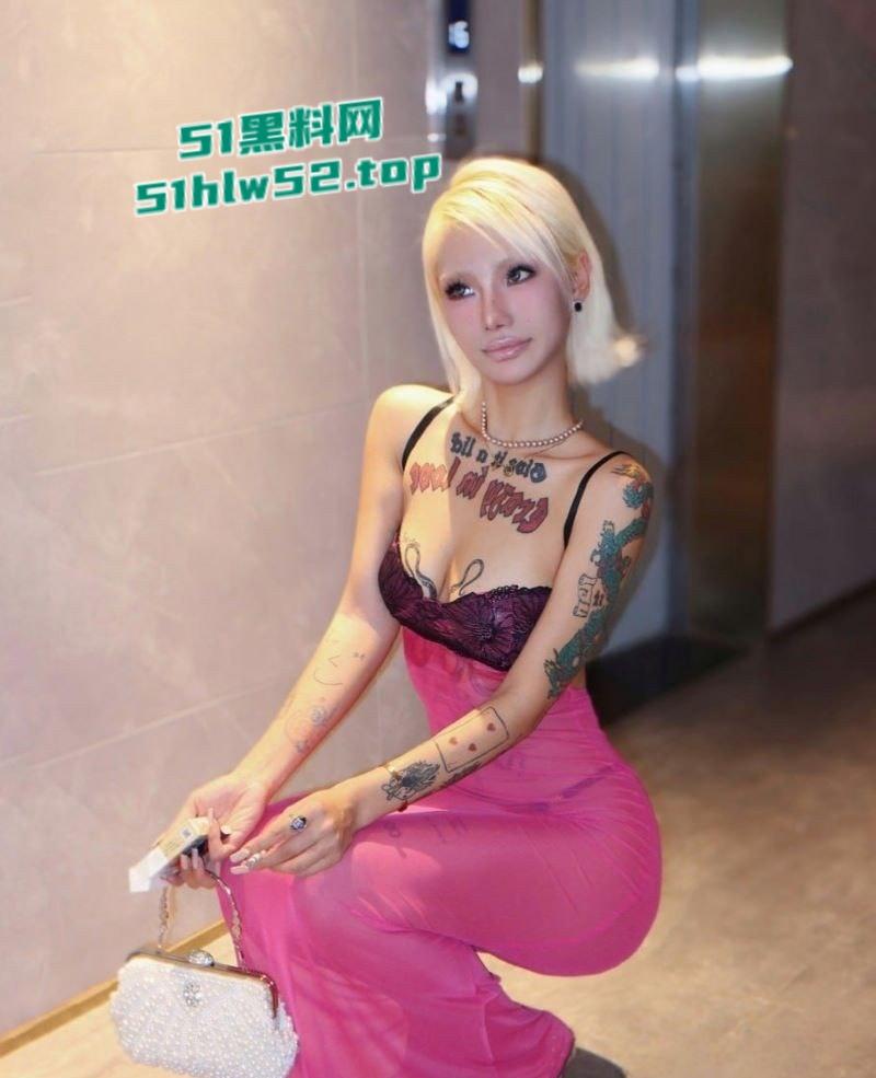 成都朋克风符文战士【HighSchoolGirls】性爱自慰视频流出，舌钉口交挑战感官极限，撅臀爆操淫荡不堪！