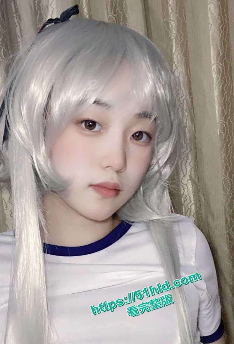 青岛女大学生【陈诗莹】网调视频流出,清纯少女变沦为金主母狗,揉奶裸聊假屌自慰边揉阴蒂边浪叫!