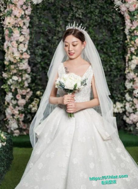 武汉已婚台球助教张佳玉出轨学员露脸做爱视频流出露脸口交中出表情超级反差骚叫不断