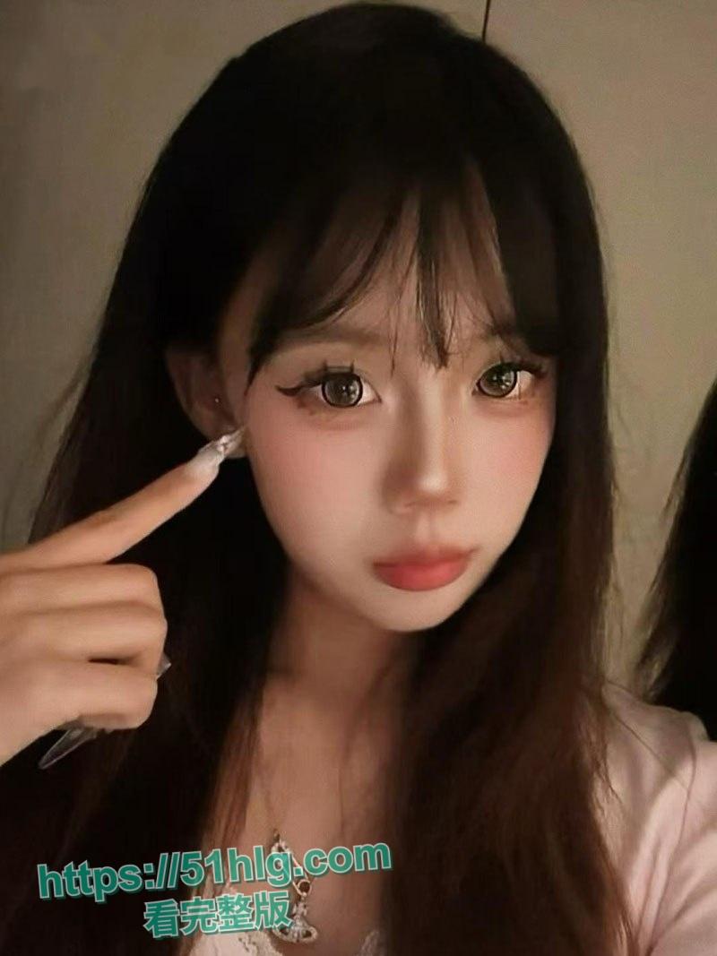 【浙江宁波】慈溪爆火的05年小母狗【王诗琴】，富豪宠爱千娇百媚，不雅视频曝光引热议