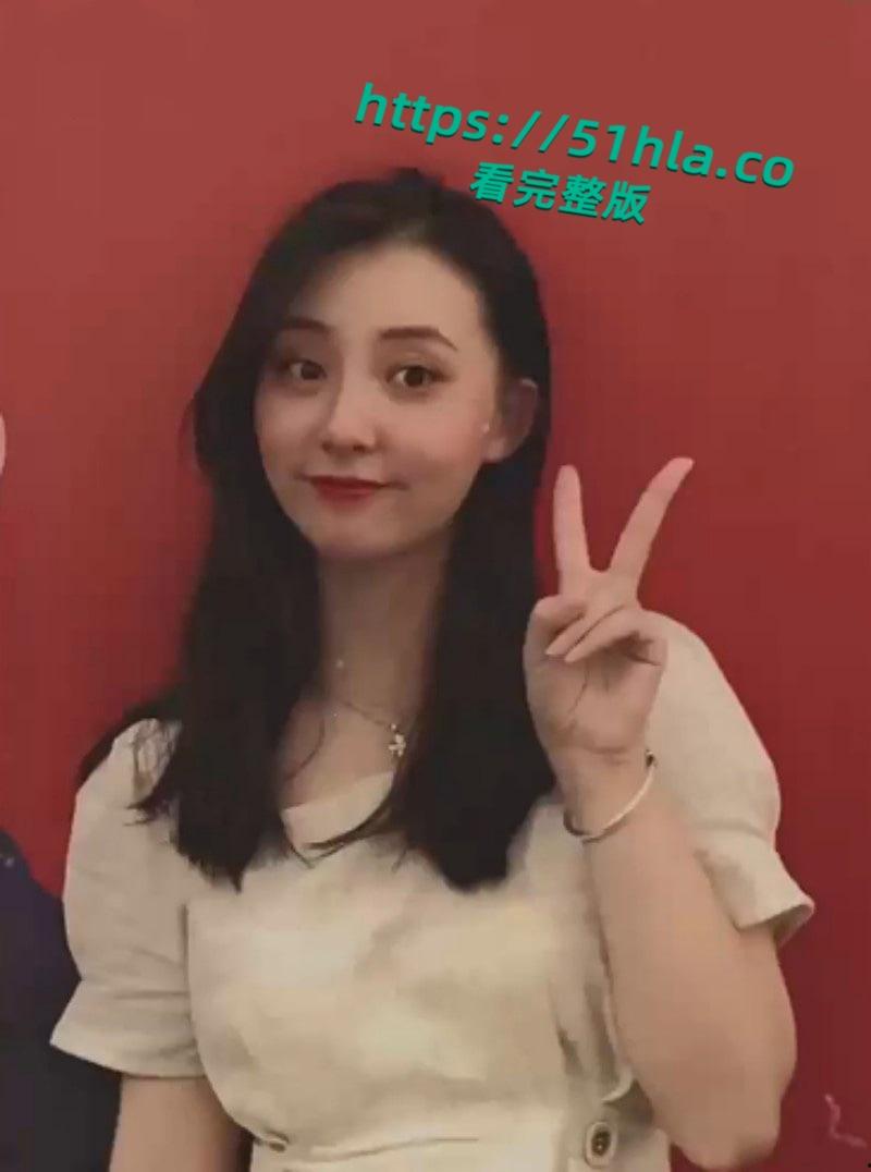 湖南长沙28岁孕妇【张芸敏】骚妇孕期出轨，欲望难泄竟被炮友站起来蹬！