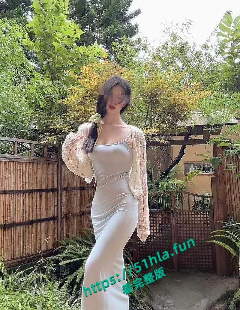 乱伦系列之前女友，海角大神事隔多年重遇⼤学初恋，清纯少女早已变成⿊逼骚货！