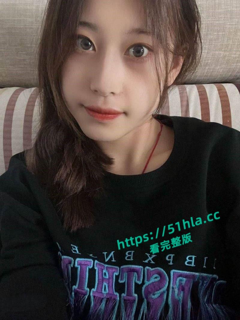 极品美女大学生性爱视频与生活照泄露，校花私下反差爆表，嫩穴高潮淫态炸裂！