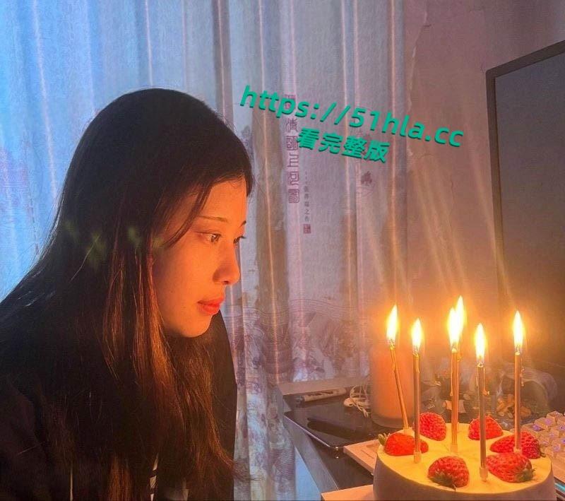 极品美女大学生性爱视频与生活照泄露,校花私下反差爆表,嫩穴高潮淫态炸裂!