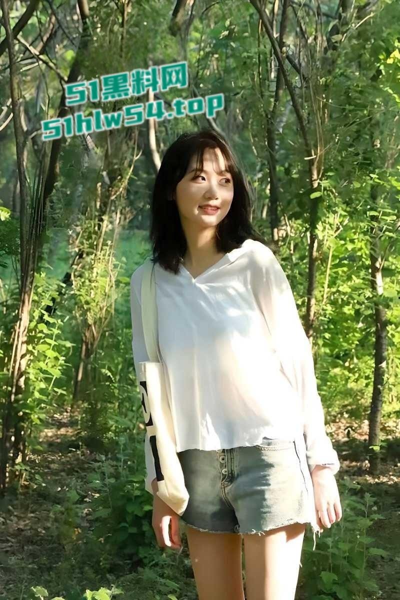 深度体验探探约炮到高中同班同学，当年的清纯班花女神沦为骚母狗，车震吃鸡反差刺激感十足！