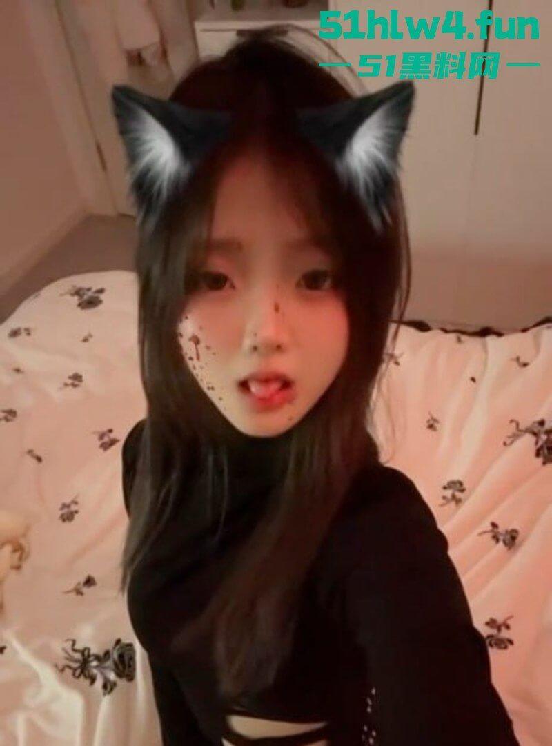 南京钟山技术学院【杨和馨】极品身材反差学生妹,到处约炮给男友带绿帽子聊天记录视频曝光。