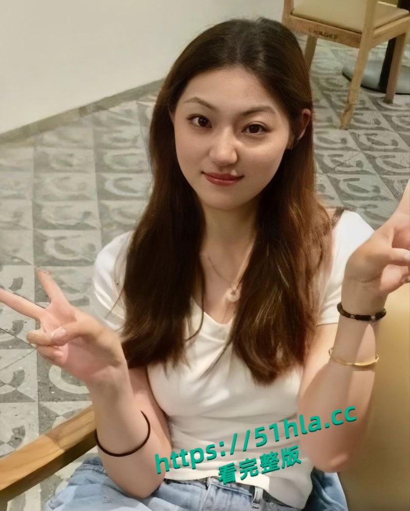 陕西西安美术学院【郑玉玲】为实现财富自由，誓要下海做网黄与男友苦练床技被曝光私拍！