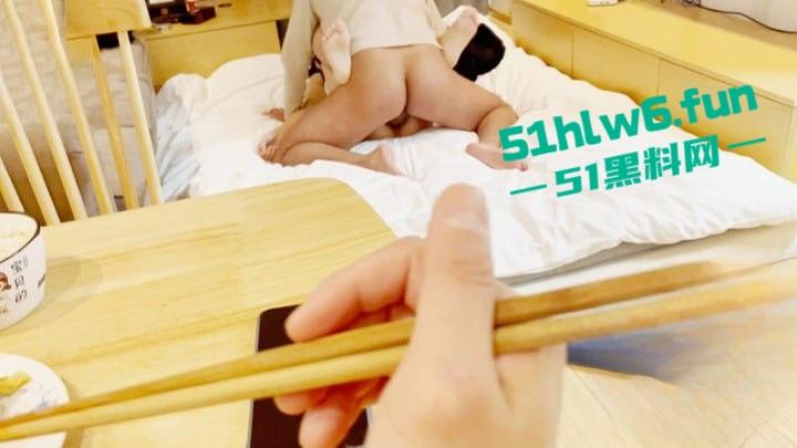 家有娇妻【8】单男是工地瓦工欲望真强,狠干老婆五次吃饭中途都被强拉去操逼。