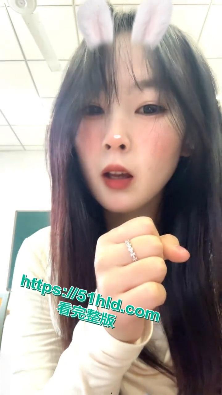 河北工程大学母狗【段欣然】不雅视频流出,完美露脸激情口爆,白嫩娇躯被狂暴后入淫水狂流不止!