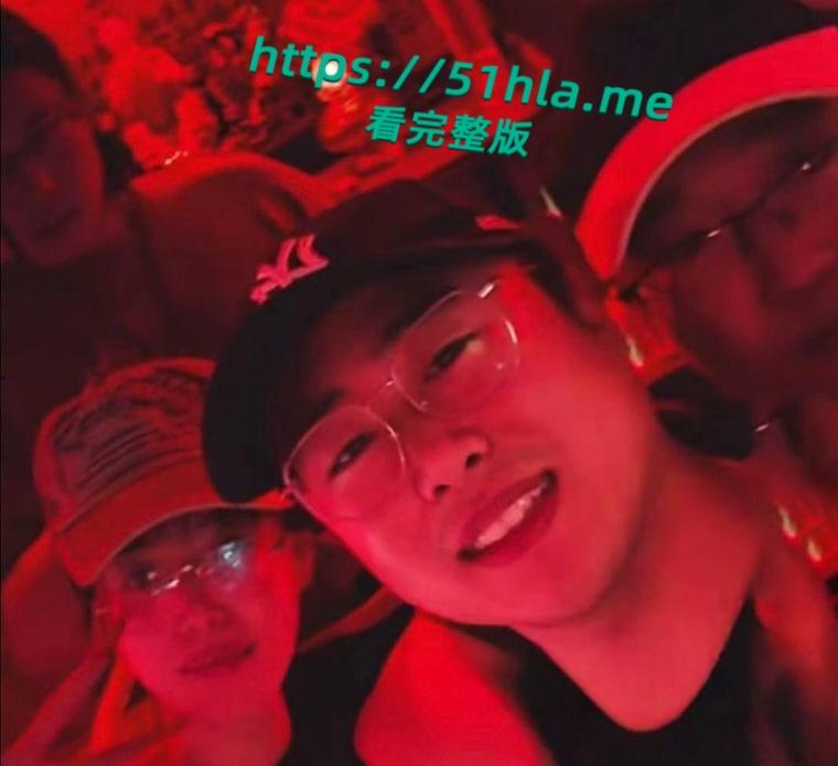 道教法师【张蕾】背叛男友【张东宇】出轨做爱视频流出,震动棒调教骚逼淫水四溢,主动上位骑乘美乳摇曳无比诱惑!