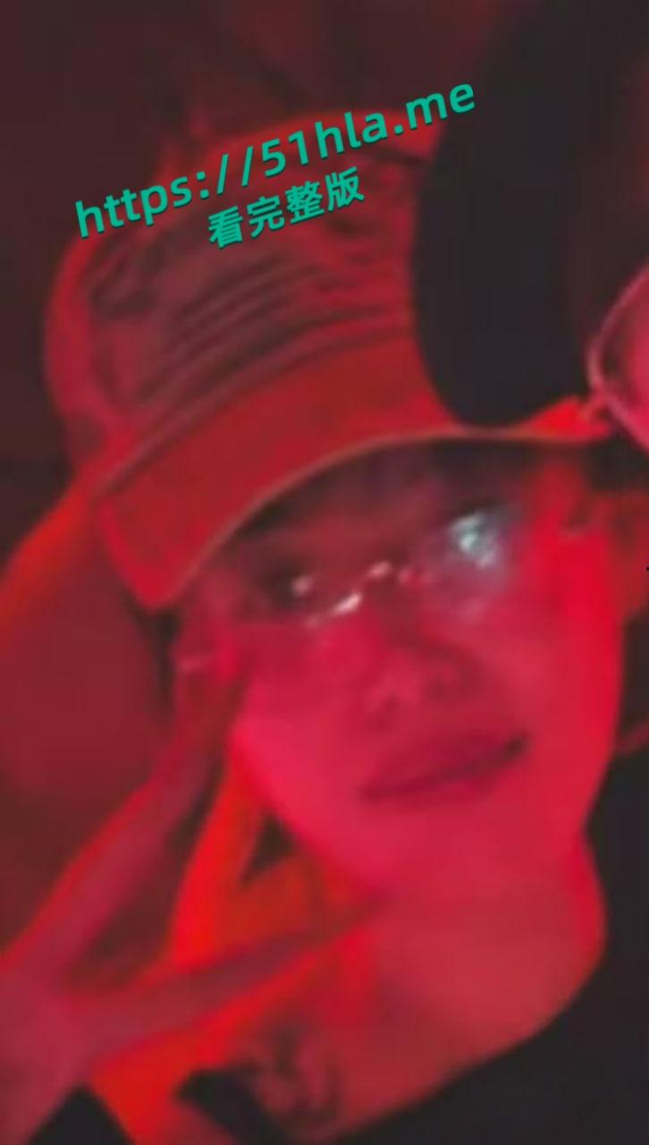 道教法师【张蕾】背叛男友【张东宇】出轨做爱视频流出,震动棒调教骚逼淫水四溢,主动上位骑乘美乳摇曳无比诱惑!