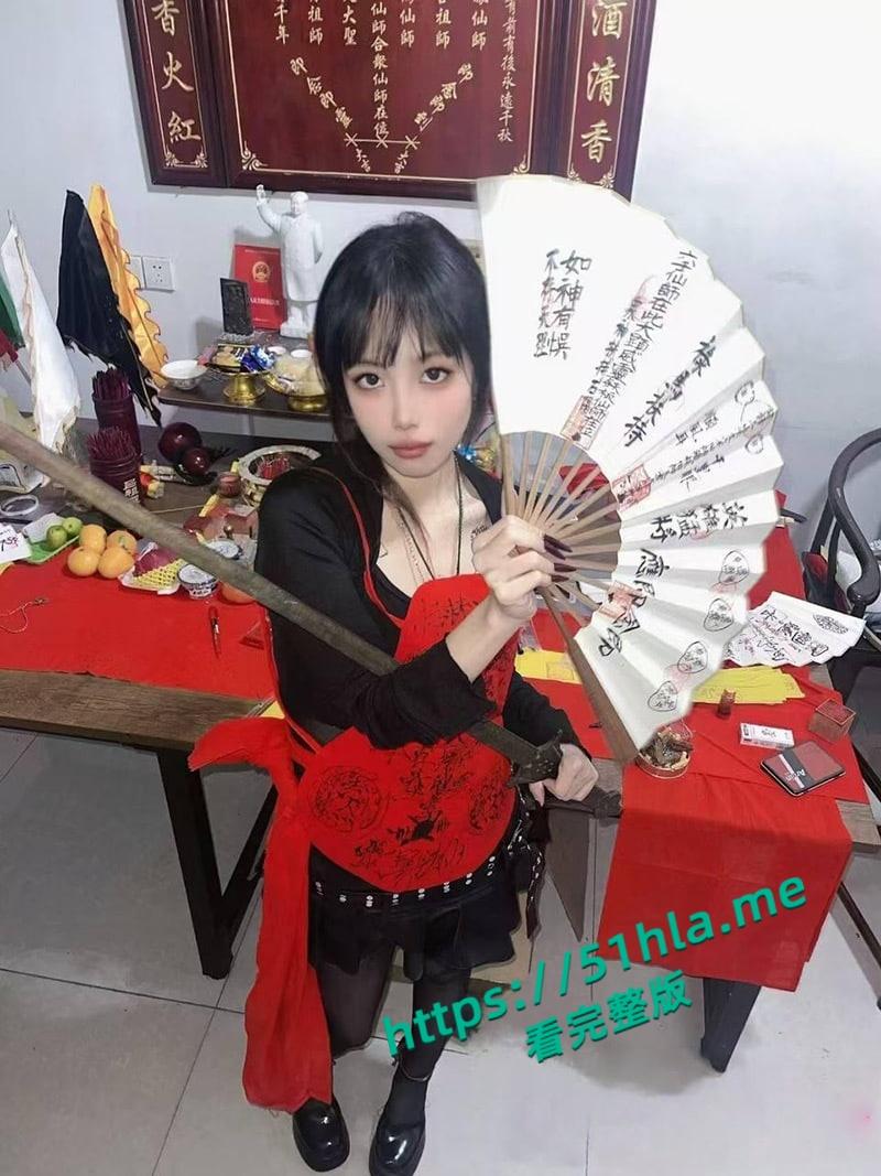 道教法师【张蕾】背叛男友【张东宇】出轨做爱视频流出,震动棒调教骚逼淫水四溢,主动上位骑乘美乳摇曳无比诱惑!