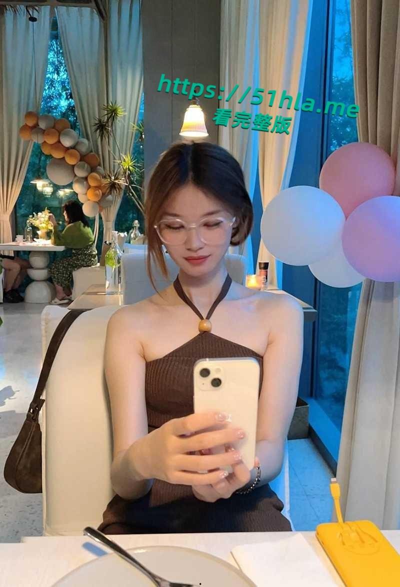 北大超美高财女不雅视频流出,气质女神被男友花式开发小骚穴,露脸口交无套内射玩法超淫!