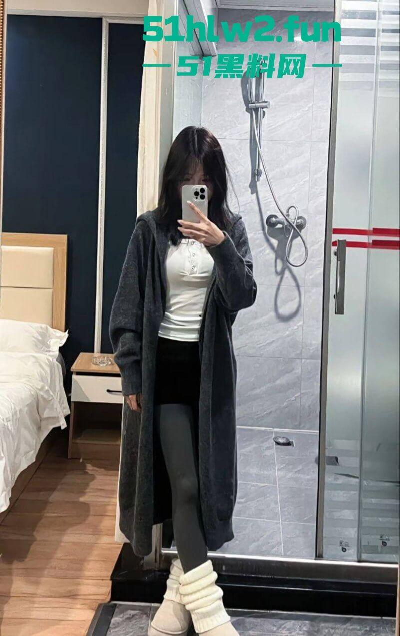 人前装成甜妹,背地约炮成瘾,江西南充职业技术学院【潘丽月】不雅约炮视频流出。