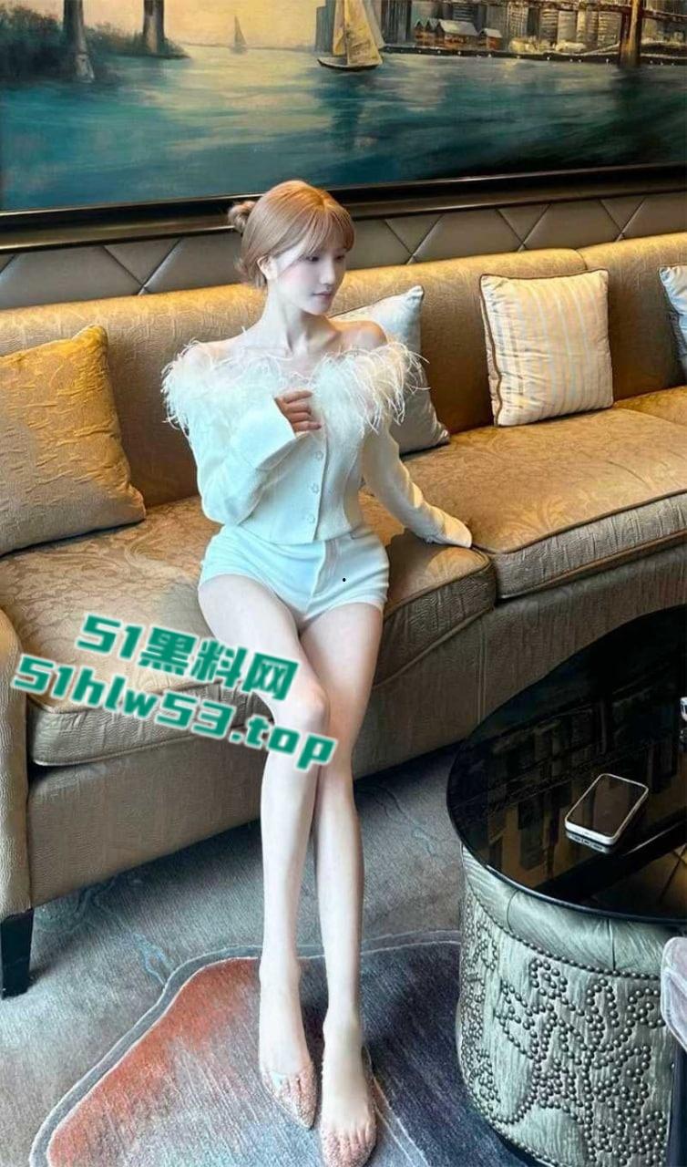 快手巨乳网红【米团不熬夜】刷礼物就能解锁水晶假屌插穴自慰,私下更是浪荡没边主动约炮金主玩法超花!