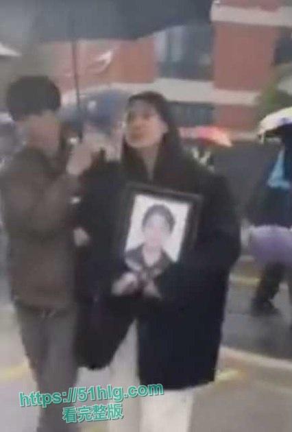 【上海】康城学校【傅晨馨】被冤枉作弊！老师各种羞辱让其崩溃跳楼身亡，父母讨要说法被拒之门外，无良老师逍遥法外引发众怒