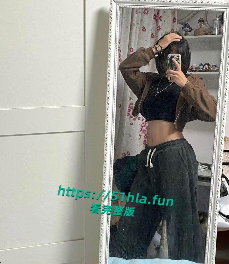 山西运城学生妹【陈茹茹】性爱视频流出,手捧大屌一顿猛吸被勒脖后入狂操淫叫连连!