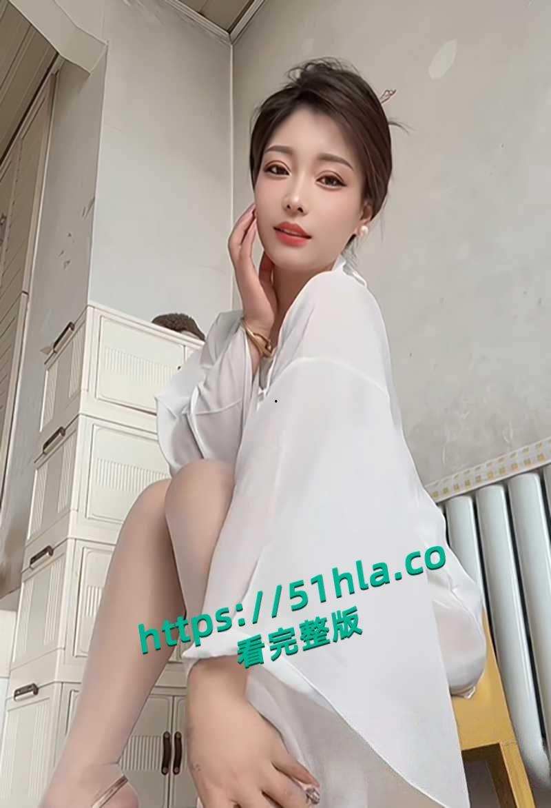 抖音26万粉丝御姐网红【小梅】性爱视频流出,身穿白领制服花式自慰被金主无套爆操,反差十足的淫娃浪货!