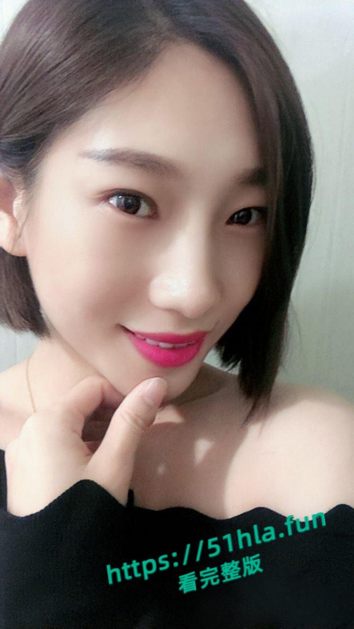 江苏新婚小母狗【蔡丽华】偷情视频被炮友曝光,顶级颜值超绝肥臀被炮友站起来蹬!