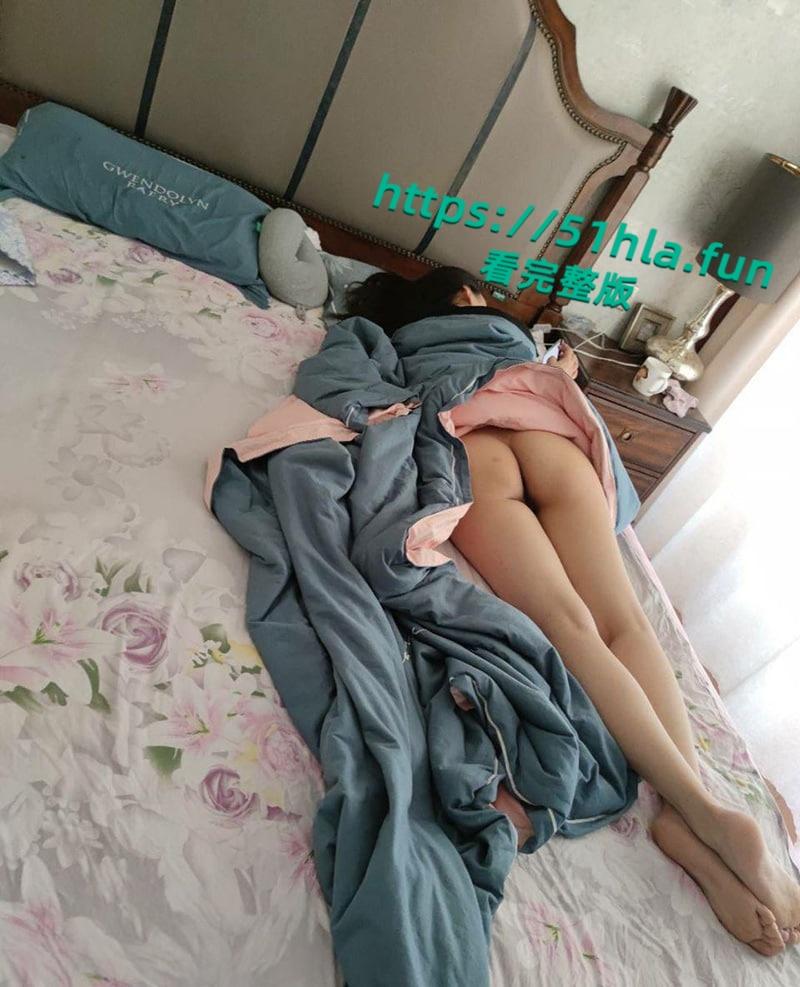 江苏新婚小母狗【蔡丽华】偷情视频被炮友曝光,顶级颜值超绝肥臀被炮友站起来蹬!