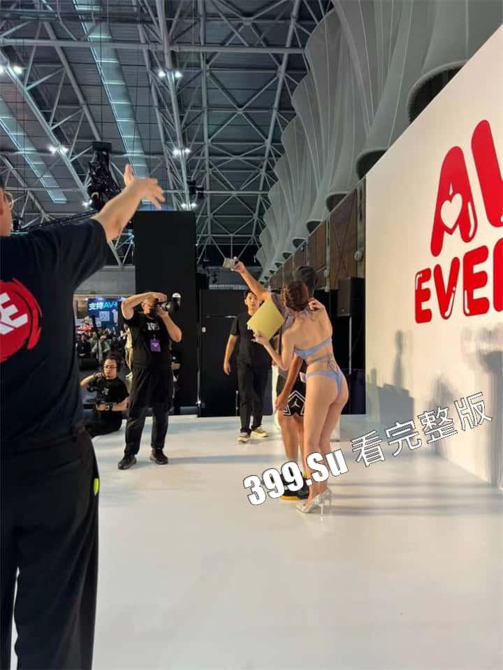 台湾成人展 最熟悉的陌生人在台吸引15万学生前去朝圣,台媒爆出AV女优在台卖淫价格 桥本有菜两炮高达144万(附活动现场海量高清照和视频合集)