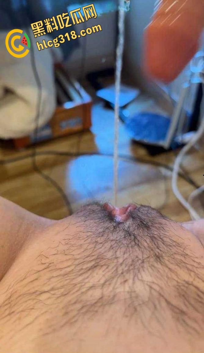 抖音网红小妍真名【费炫裴】,在重庆干直播与老公异地分居,耐不住寂寞偷人被老公发现曝光!