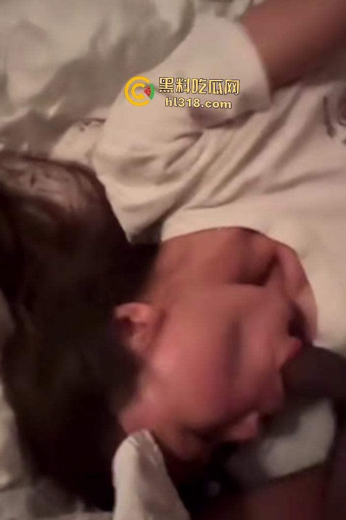 湖南长沙香樟路中学招生教师刘某强逼家长性交，PUA了很多年，做爱鸡巴塞嘴狂操全身红肿，小穴湿透！