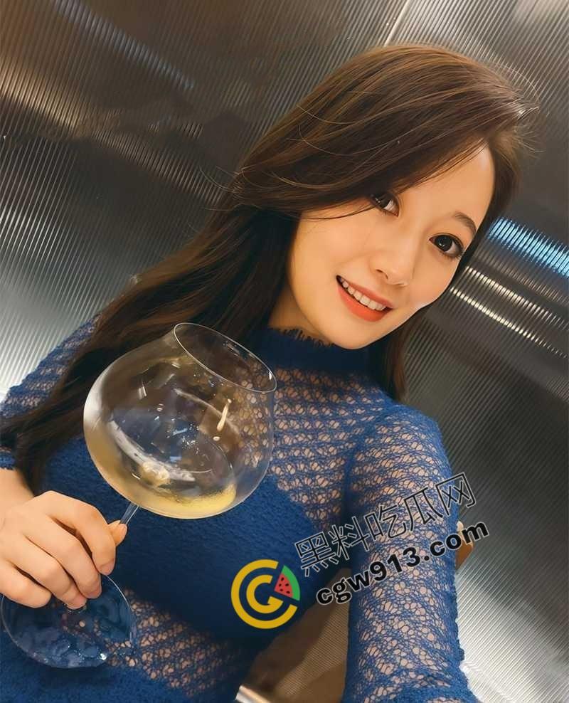 江苏银行风骚少妇的诱惑!当洁白美乳遇上领导大屌,制服诱惑中的疯狂淫乱