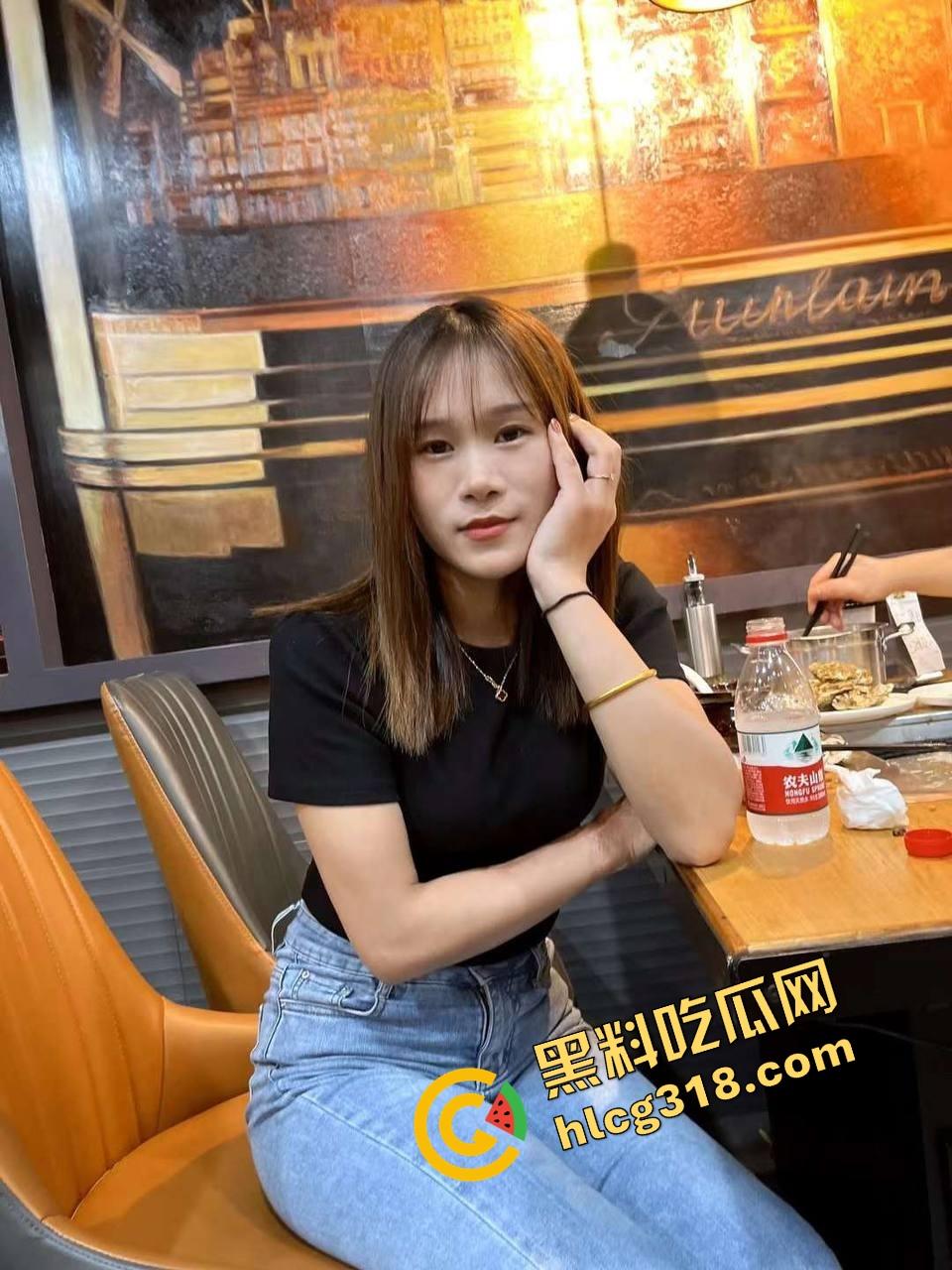 假鸡巴摄像头直击嫩穴深处,第一人称狂操白虎骚逼,窥阴器扒开照得一清二楚,骚汁淹到摄像头都起雾!