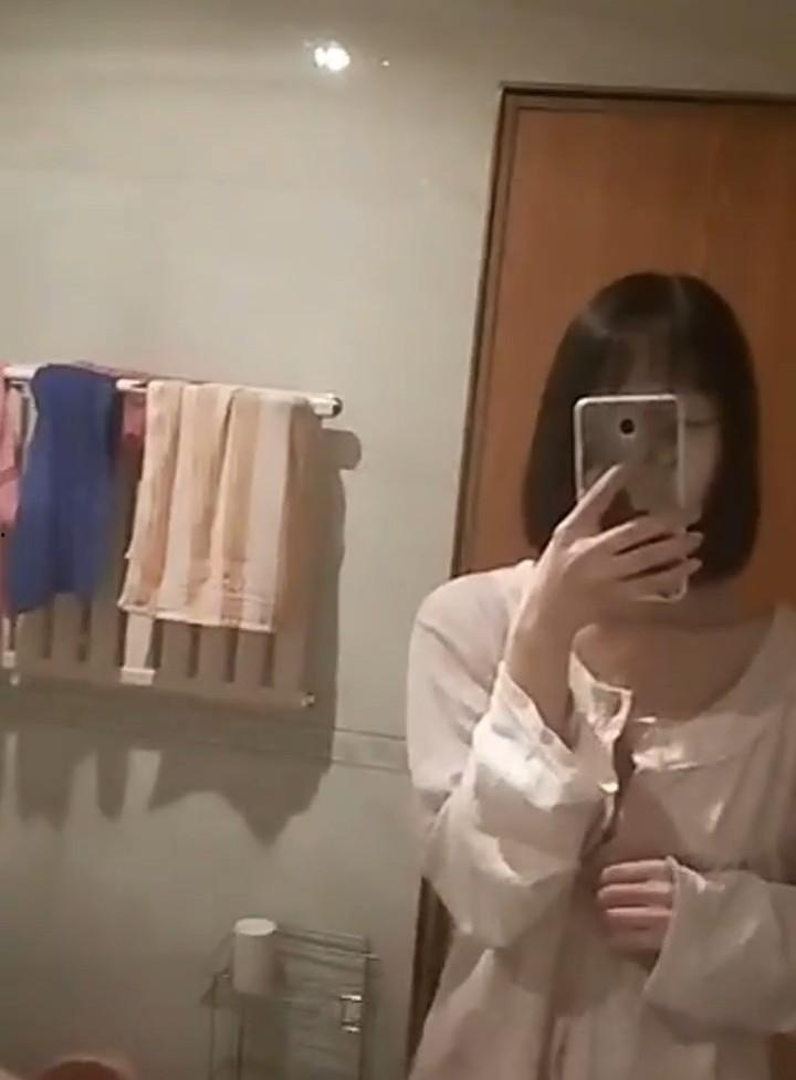 广州理工大学大二短发母狗【李梦伊】遭渣男PUA 脸穴同框视频曝光,反差感爆棚!