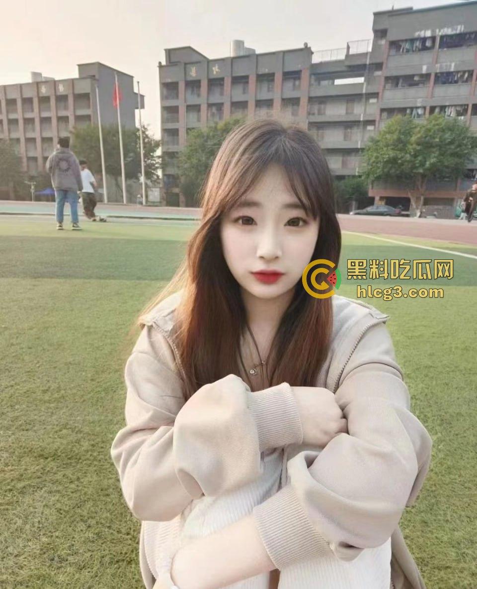 瓜友自曝:七夕惊艳体验!清纯重庆大二学妹约炮实录,抠逼时的无辜眼神,粉嫩乳房让人欲罢不能!