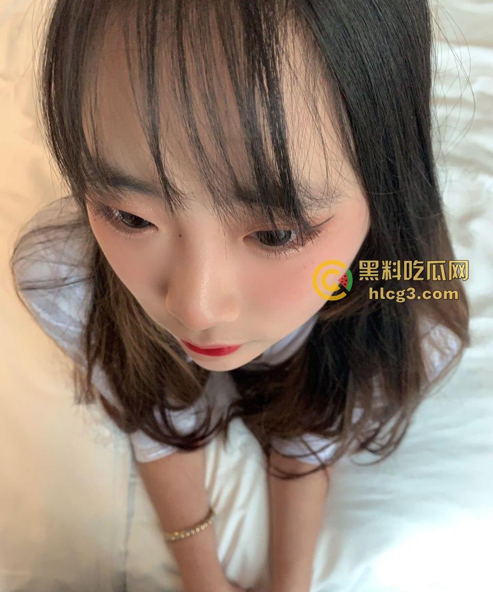 瓜友自曝:七夕惊艳体验!清纯重庆大二学妹约炮实录,抠逼时的无辜眼神,粉嫩乳房让人欲罢不能!