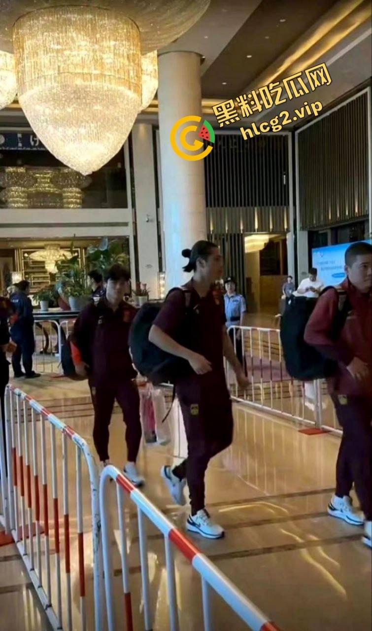 国足零蛋凯旋 “射门无力 购物给力” 惨输七球 仍能笑对人生