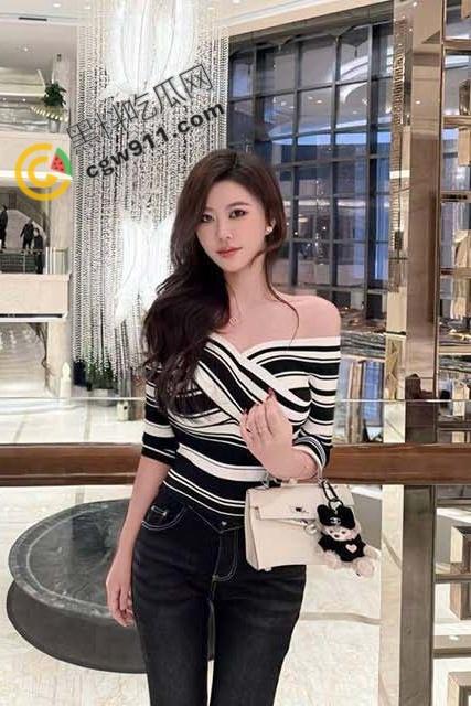 海角乱伦大神偷吃小姨子!主动挑战户外露出大冒险,深夜公厕上演激情性爱,差点被发现吓到不行