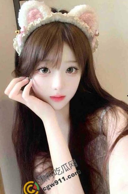 海角达人:趁姐姐熟睡弟弟偷偷插入了姐姐的蜜穴,大胆的弟弟与诱人姐姐的秘密