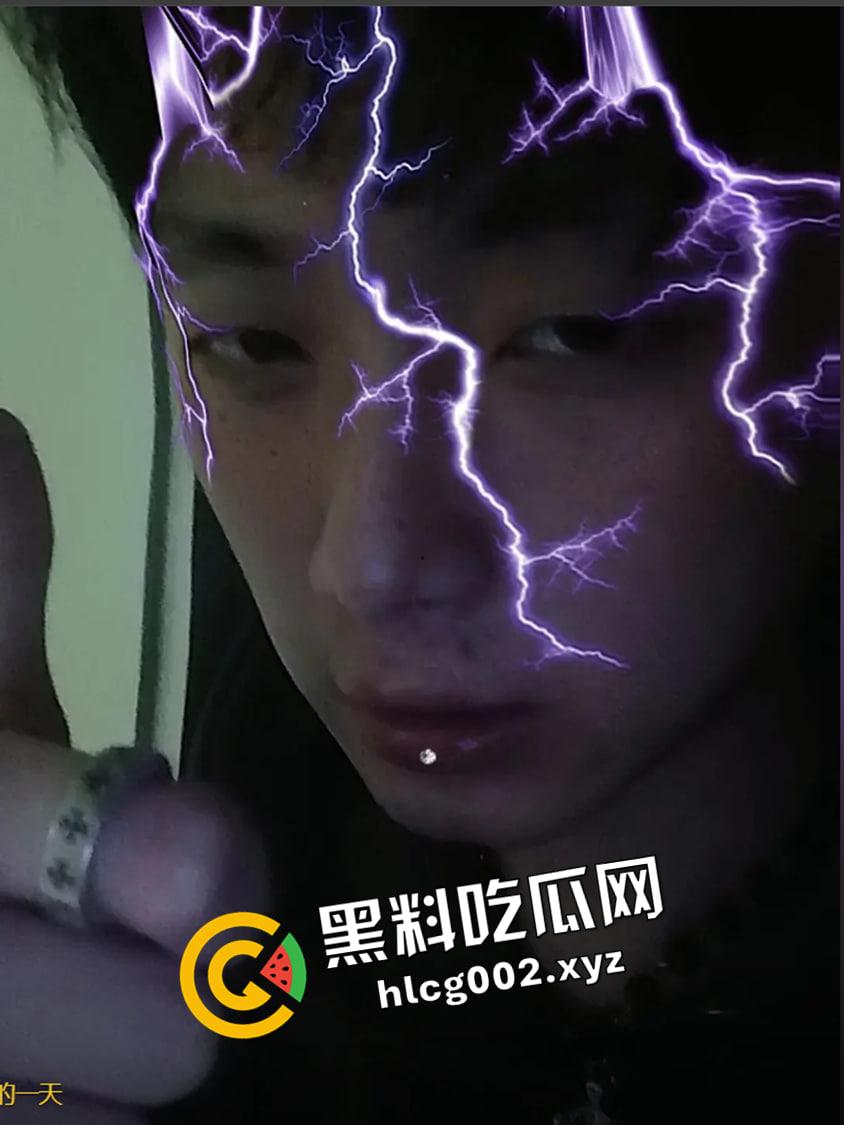 独家爆料!四川铁道职业学院渣男【张宏睿】混乱私生活遭曝光 疑似开房视频被流出