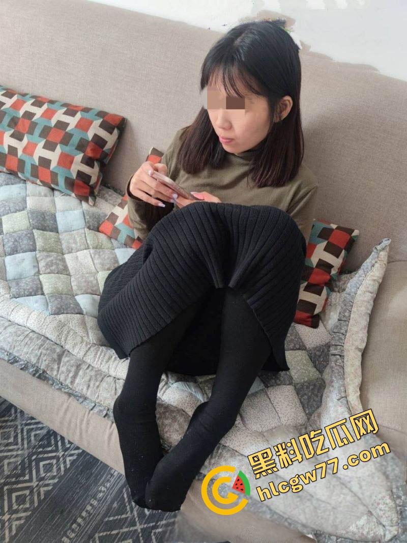 绿帽男爆料自家骚妻,19cm鸡巴酒店房内狂操暴露母狗本性,腿张成M型爽到抽搐!