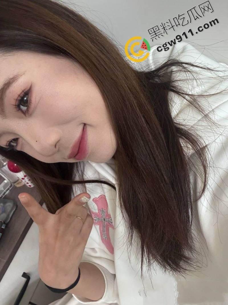 深圳女神【徐娇娇】被爆不雅视频,骚穴遭大鸡巴暴力抽插,淫荡胃口大开,荡妇行为引争议