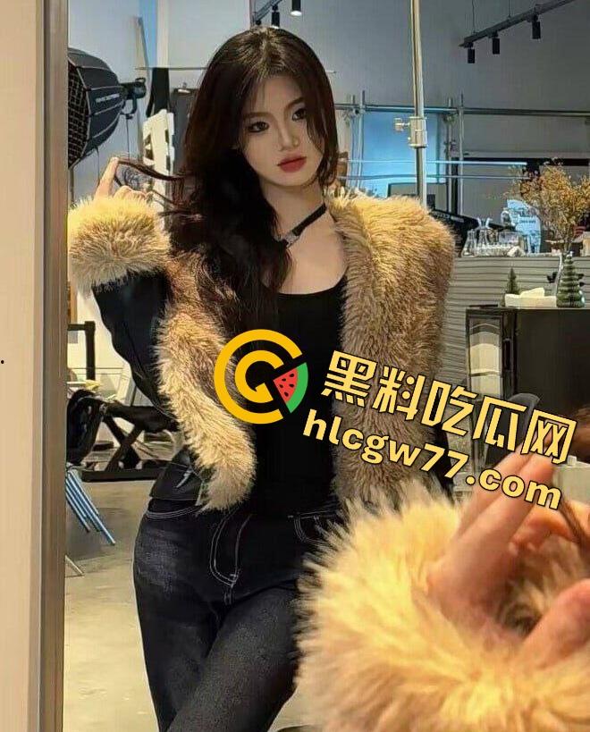 广西科大【刘明玉】反差母狗被金主爸爸调教当野猫，包养爆砸十万买一晚上黑丝口爆！