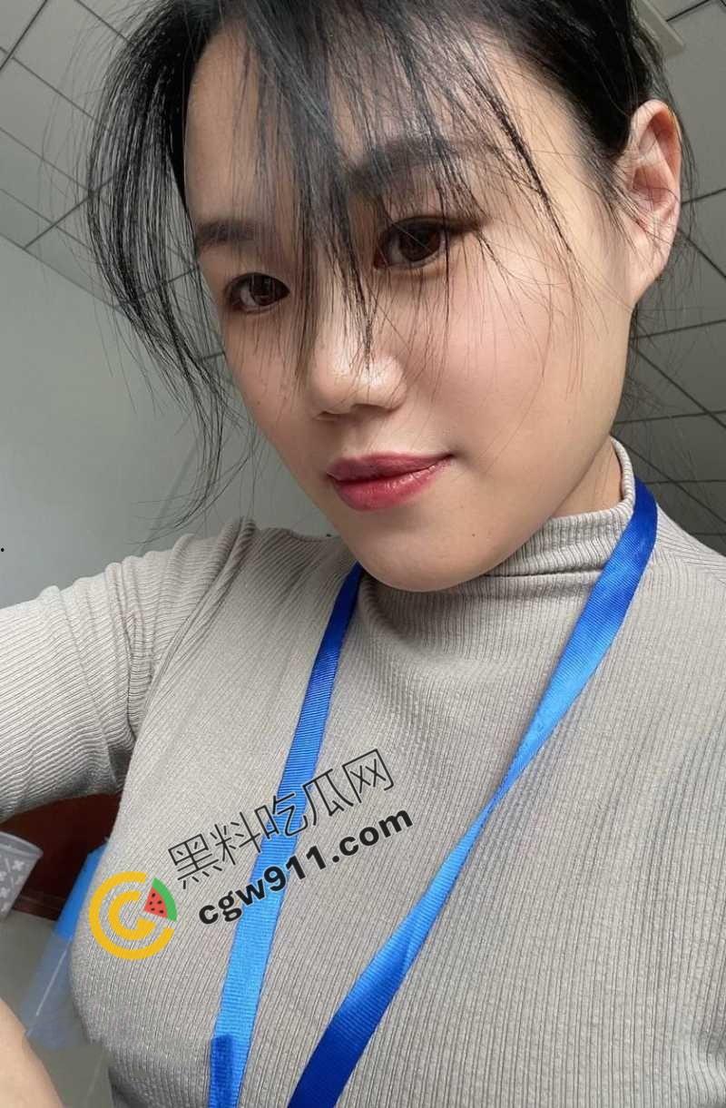 太原公务员人妻【赵婷婷】网络风骚反被威胁,肥臀骚穴被爆操的视频曝光,老公蒙在鼓里濒临崩溃