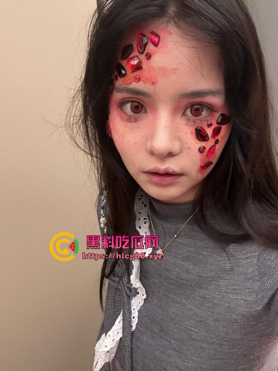 上海气奴贱婊B痒白嫖姐,上班不操她就恐吓扣小费,男模怒曝丑浪母狗家里堆气罐脑残爱3P双洞齐干!