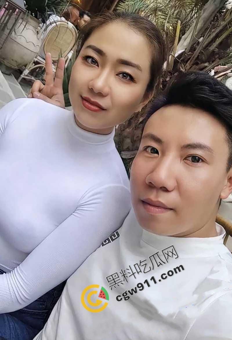 湖南人妻【黄小桃】的大胆暴露挑逗!真空逛街,夹着肛塞大胆露穴,寻求刺激后被爆操