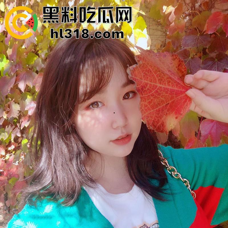 福建厦门大学【何欣玥】 文艺范巨乳尤物，两颗巨乳得有十斤，网上到处勾引发骚，被男友发现曝光！