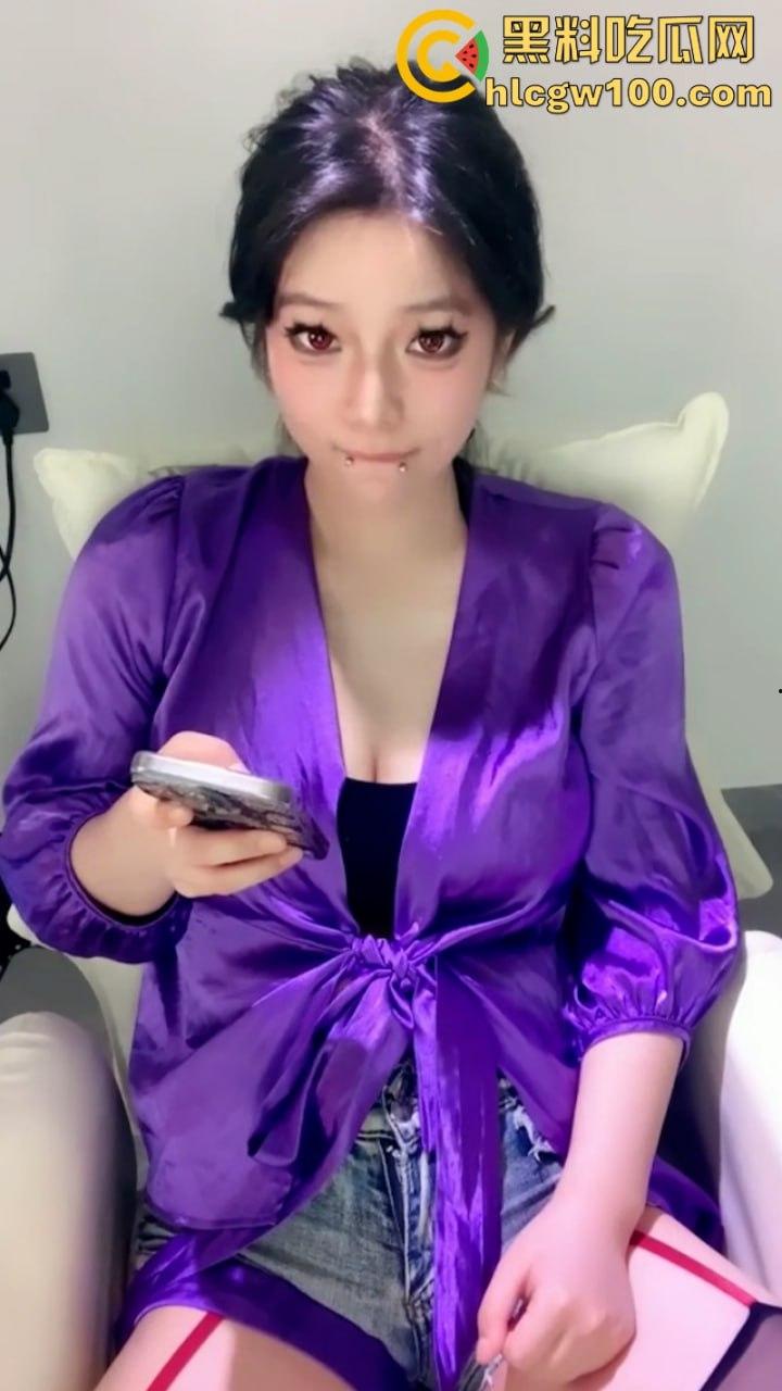 骚妹【顶级玩偶】与男友连体下海捞金 大尺度色播 深喉舔屌上位骑乘淫水直流如泄洪