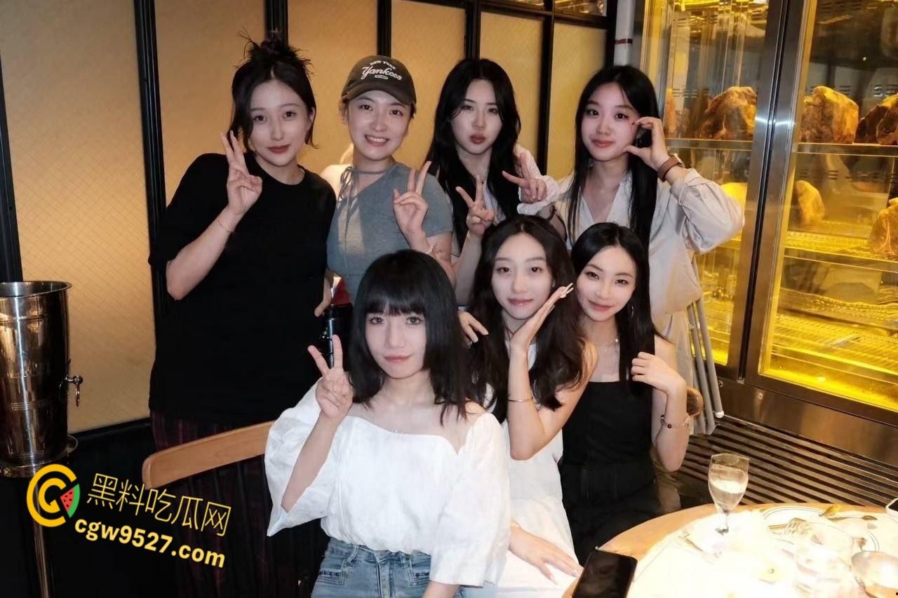 河南洛阳嫩妹【代雅琴】，露脸口交舔弄大屌，浴缸骑乘狂扭骚臀，满脸骚态真欠肏 ，又是一条乖母狗!