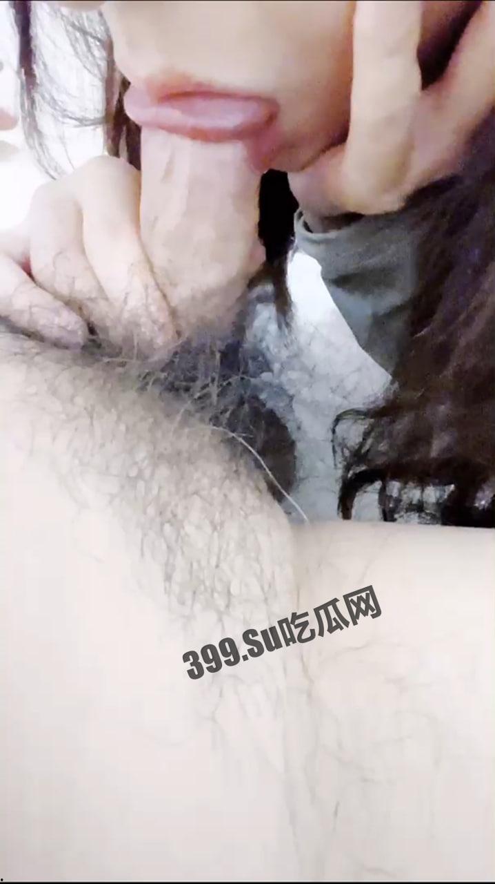 海角大神『强奸少妇邻居』爆款新作 - 在美女邻居儿子面前操他妈妈