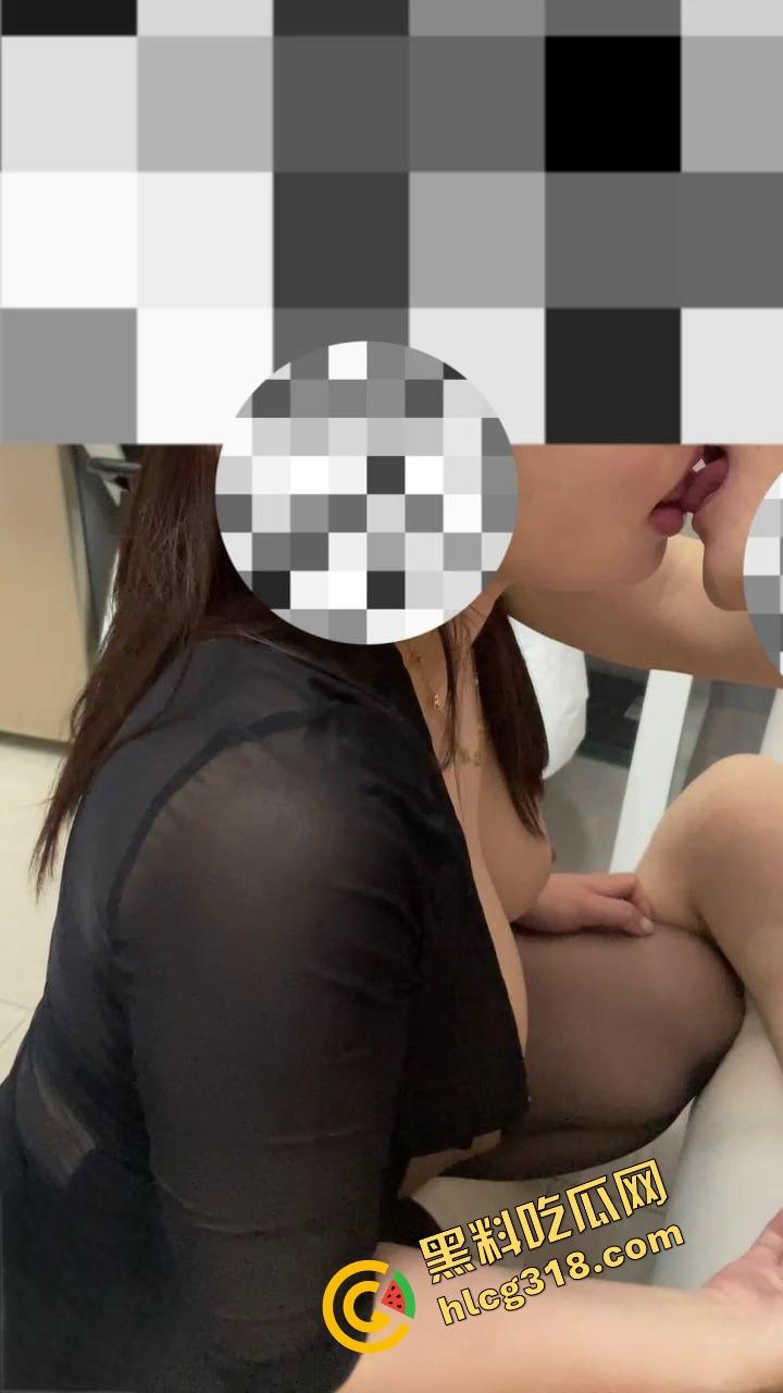 海角精品之邻居骚人妻穿黑丝旗袍被操到断线,边接电话边吞屌,最后精液喷进喉咙深处!