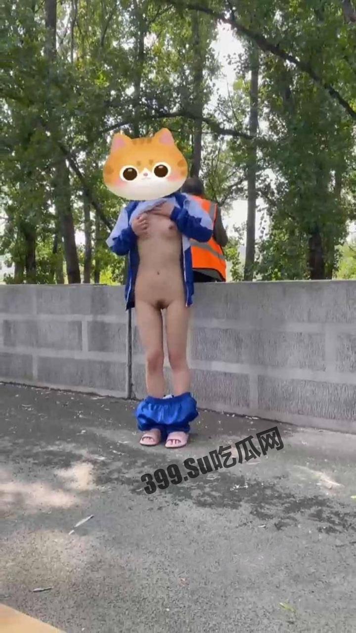 郑州七中 女学生玩暴露被同学偷拍流出